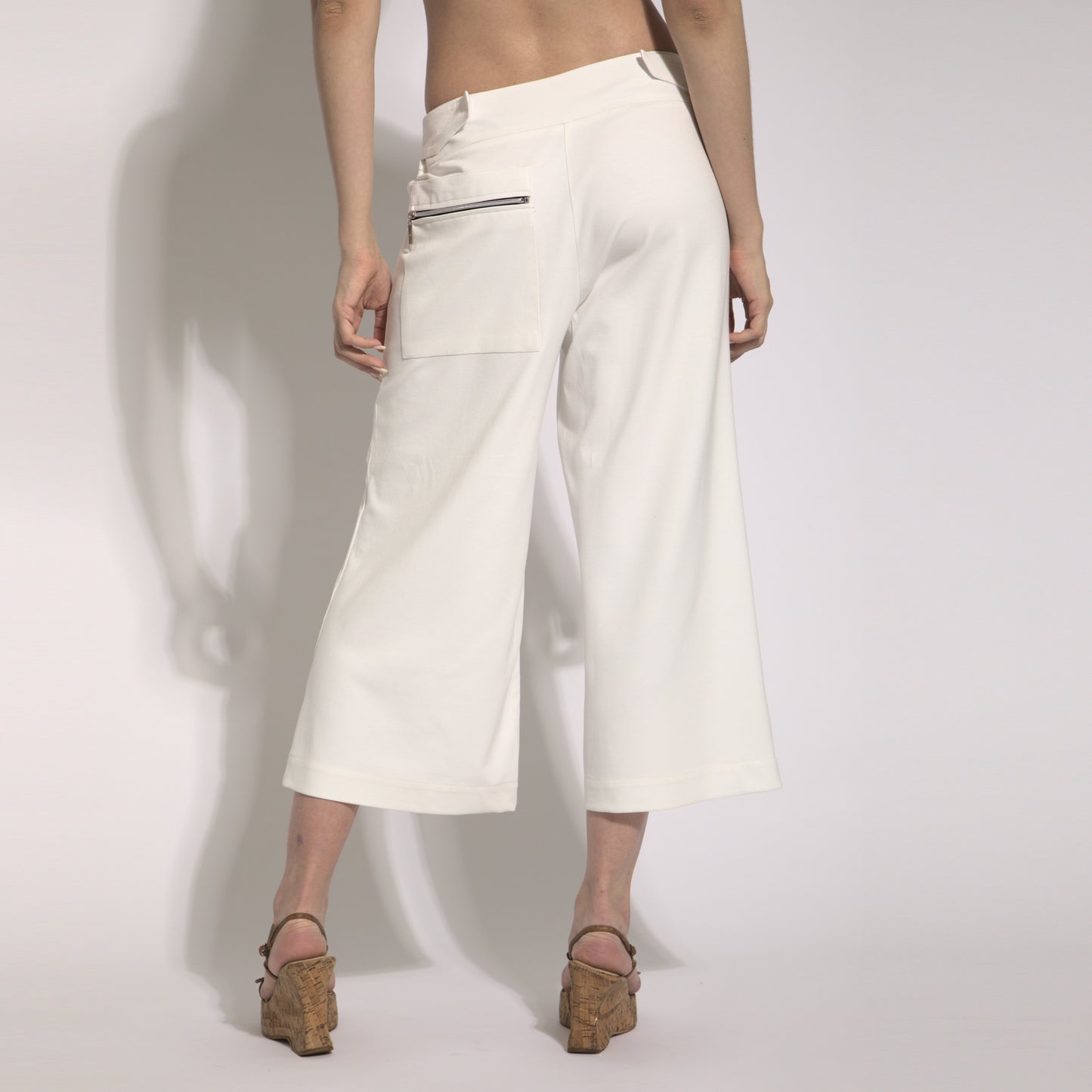 Charllote - Pants visible zipper pockets