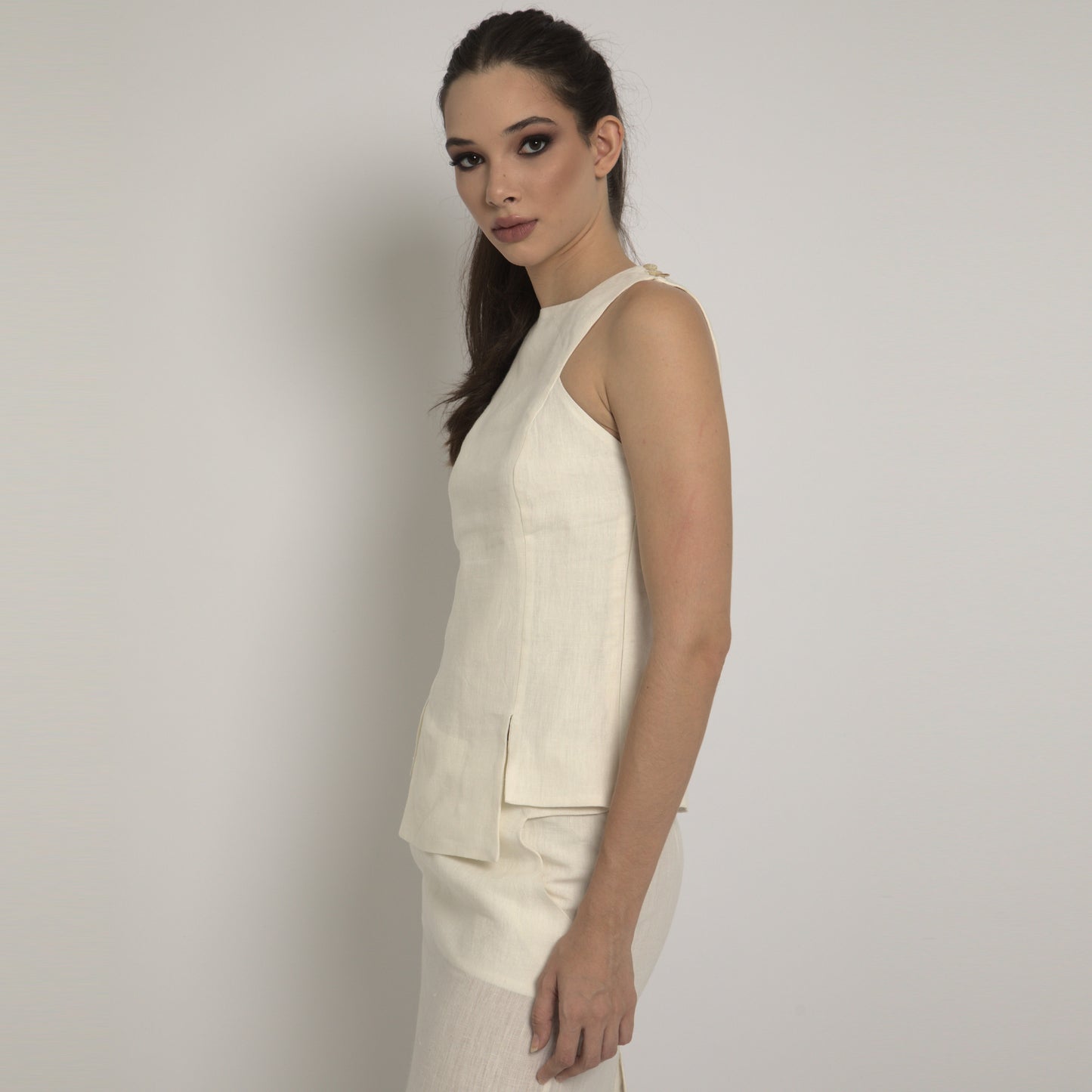 Callas - Fitted blouse in pure linen