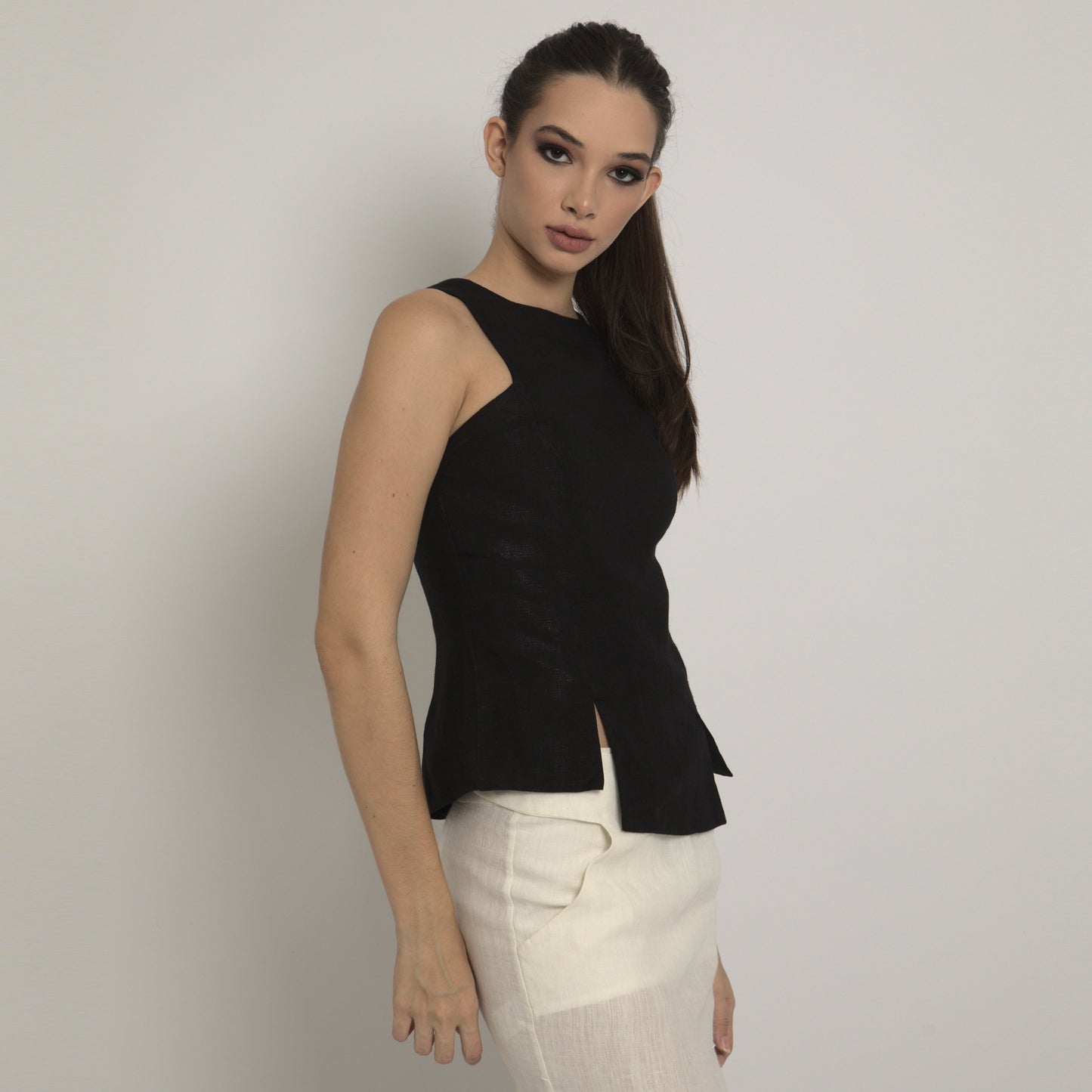 Callas - Fitted blouse in pure linen