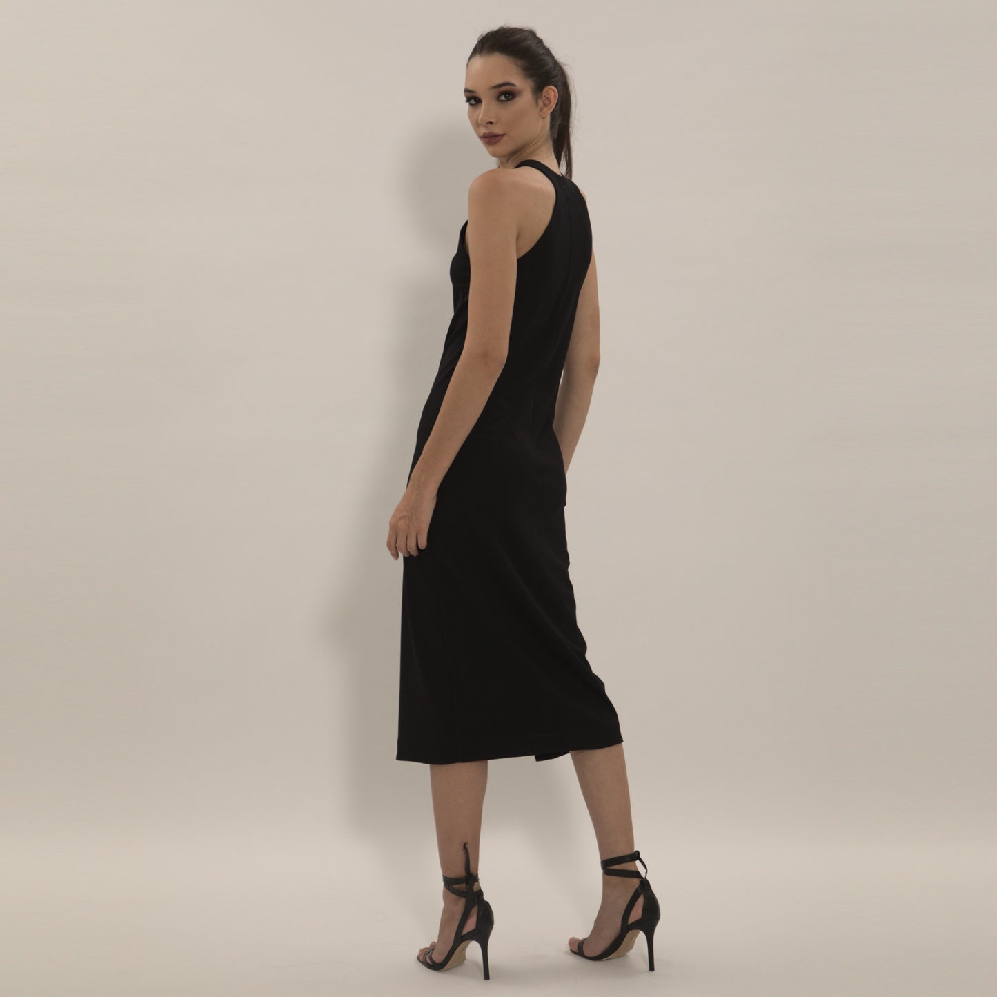 Fiona - Midi dress with slit (black)