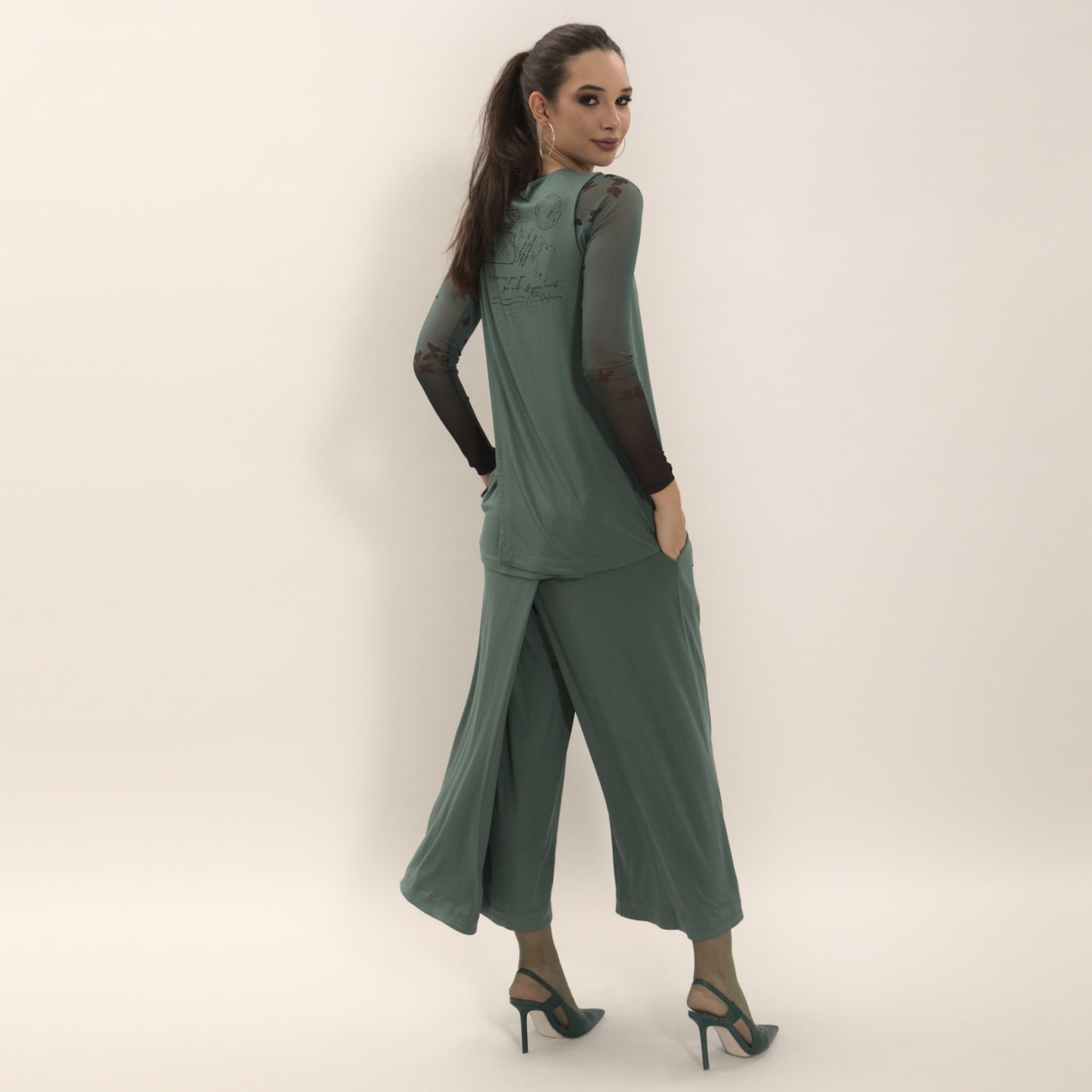 Olivia - Sleeveless trespassed blouse