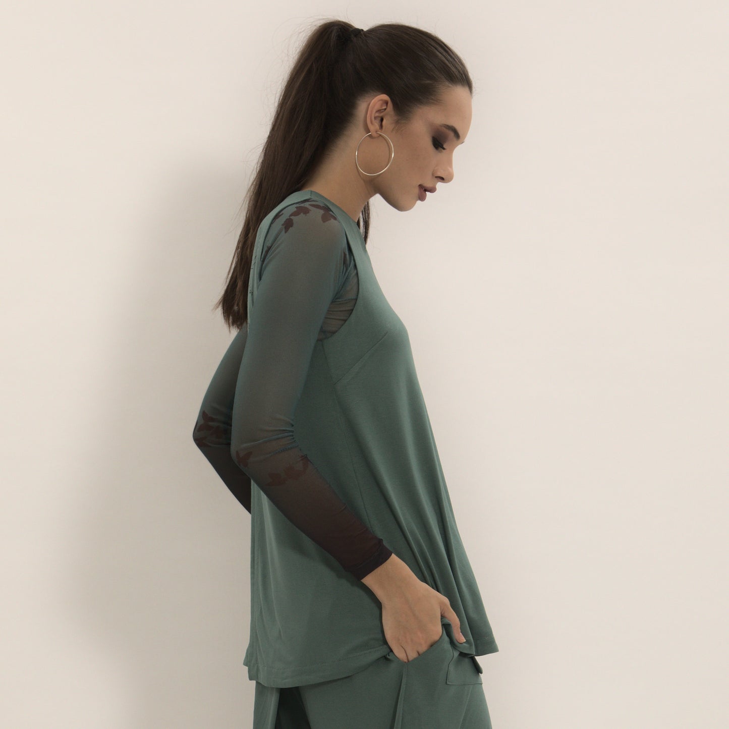 Olivia - Sleeveless trespassed blouse