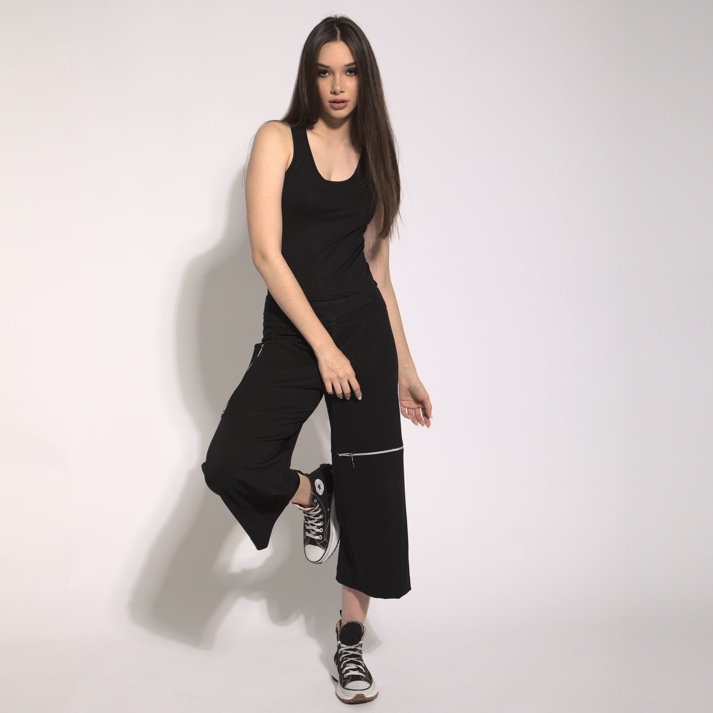 Charllote - Pants visible zipper pockets