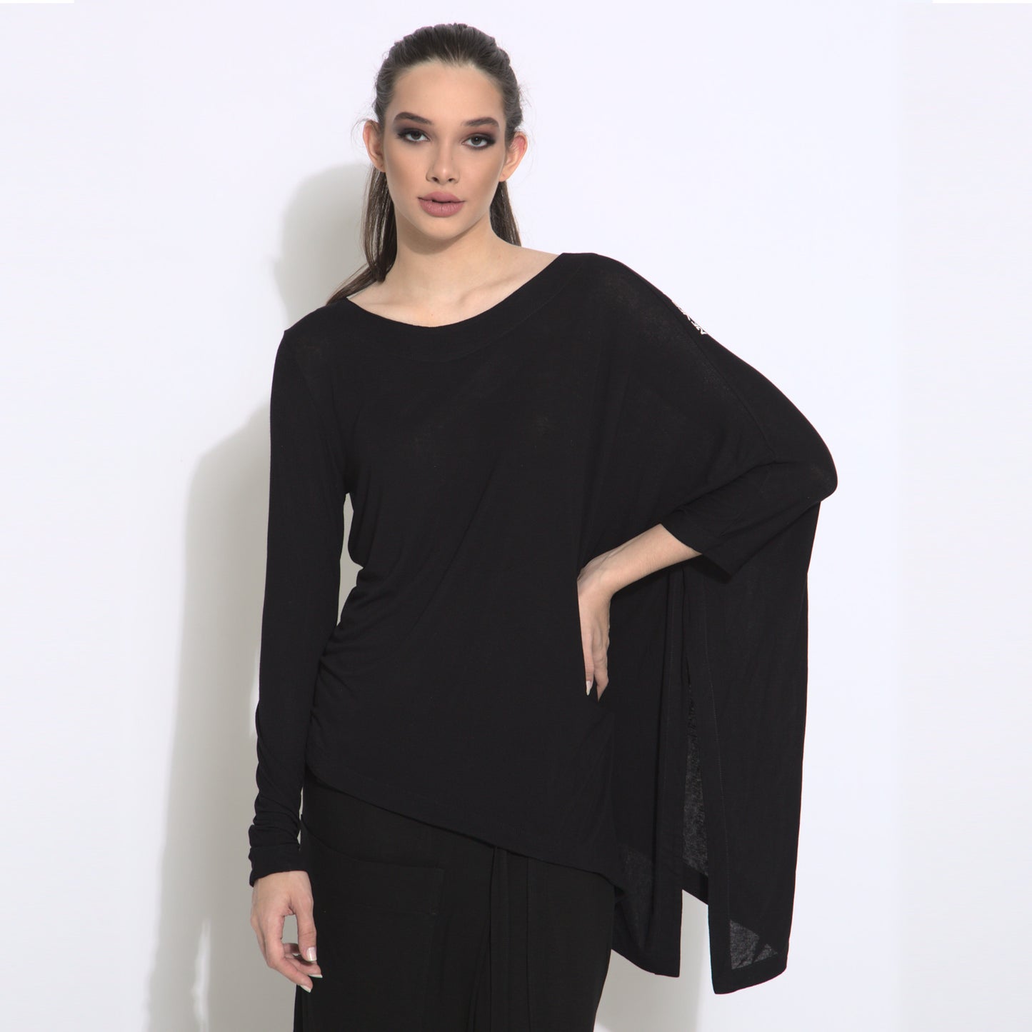 Naomi - Asymmetrical blouse