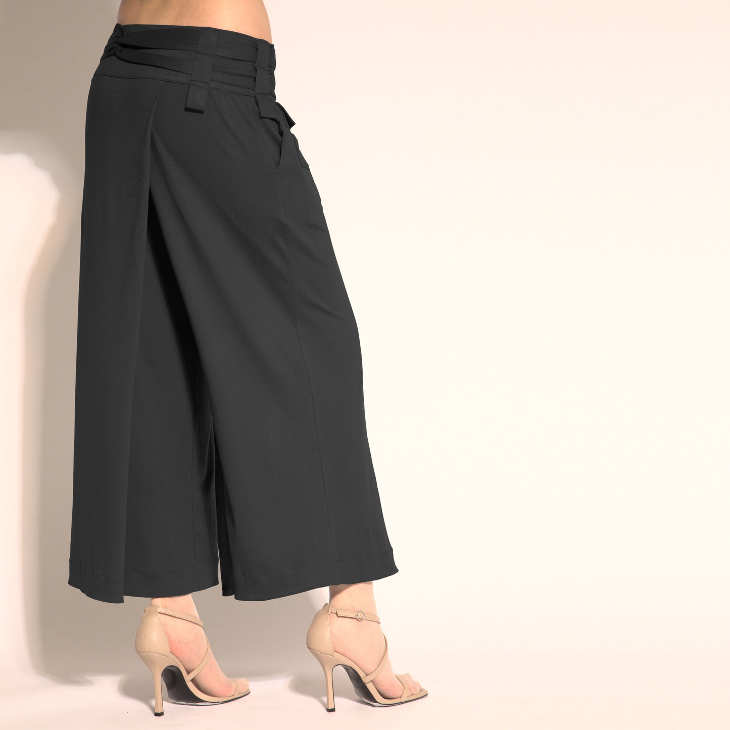 Aurora - Skirt-pants with with belt and buckle