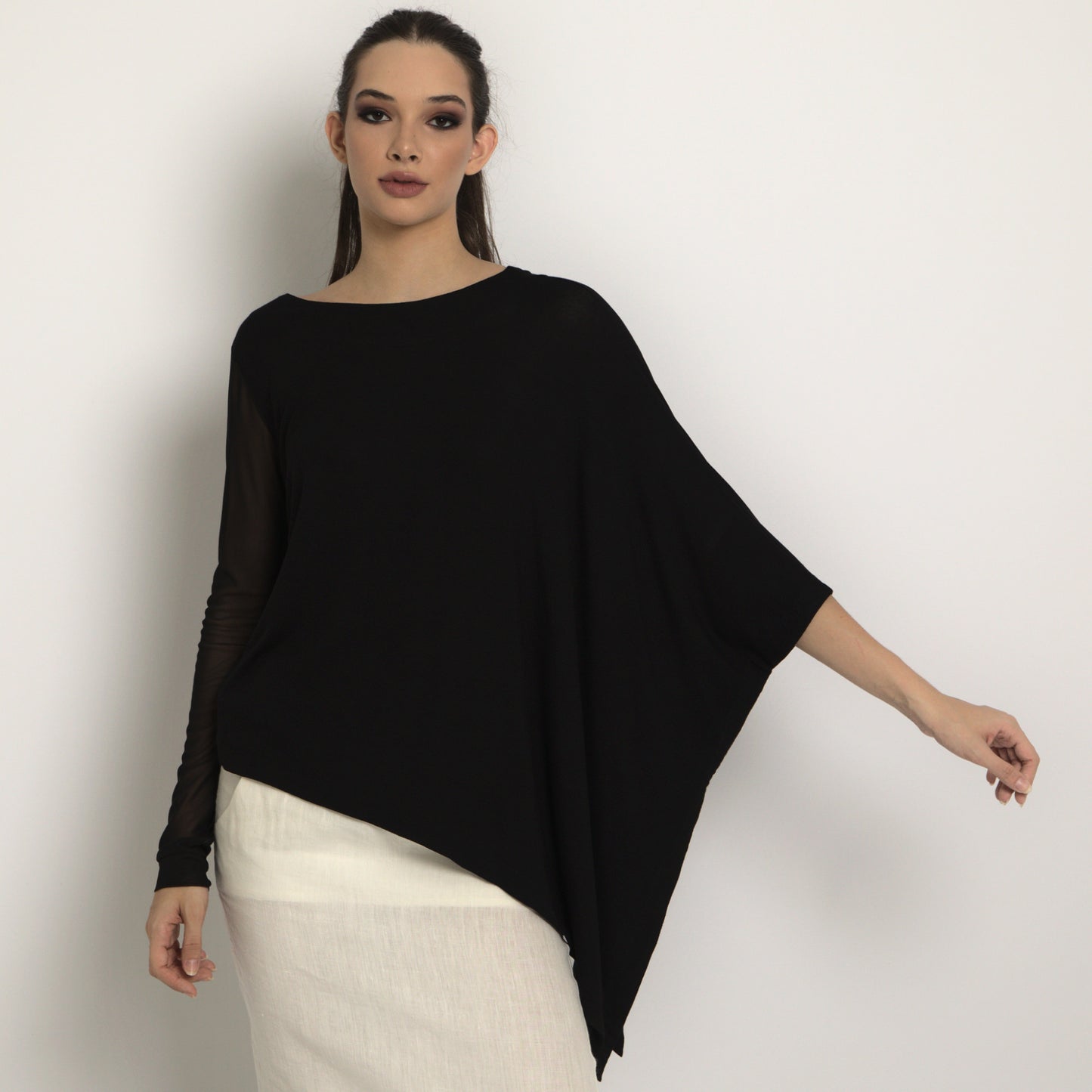 Chiara - Asymmetrical blouse with "second skin" sleeve