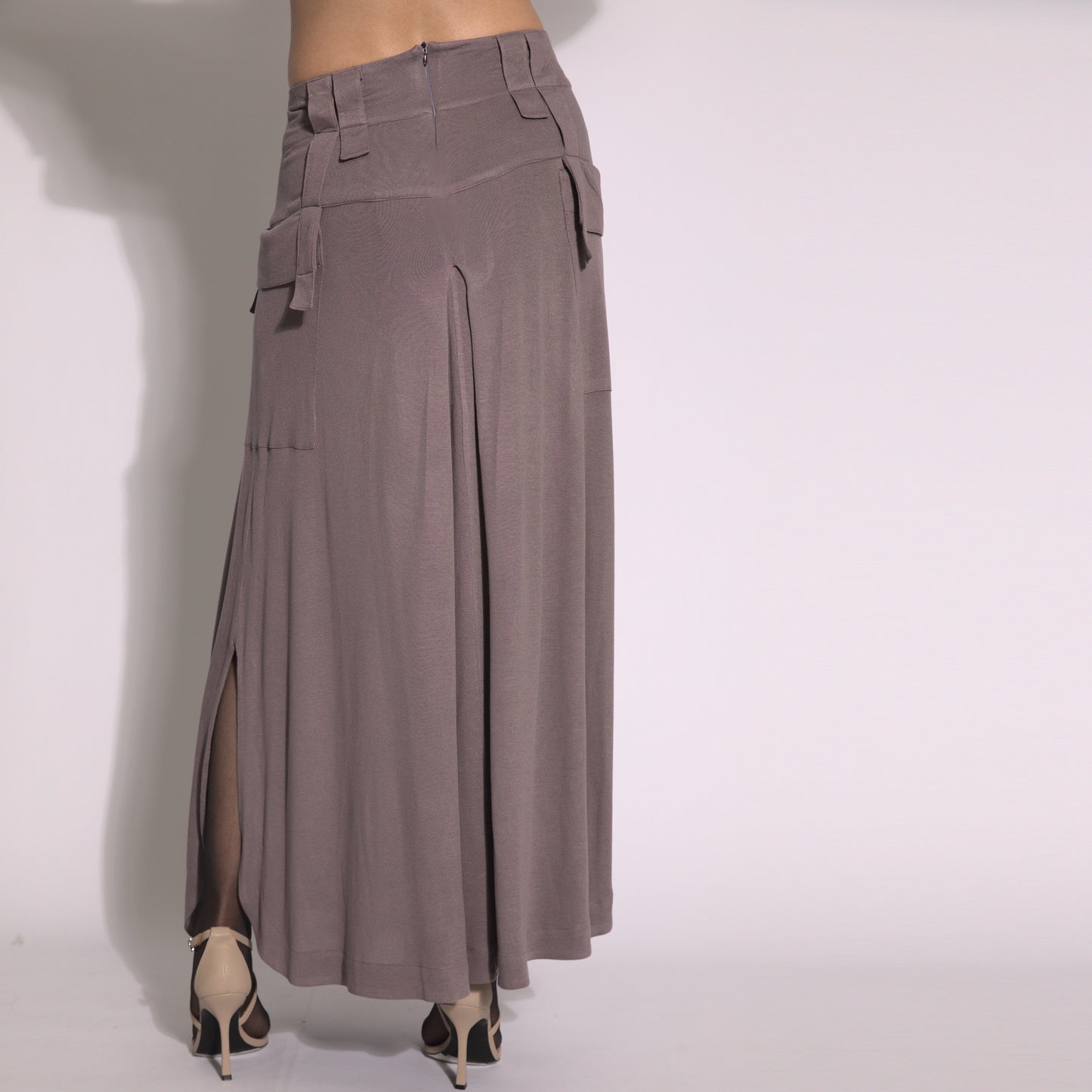 Luna - maxi skirt with side slits and cargo pockets