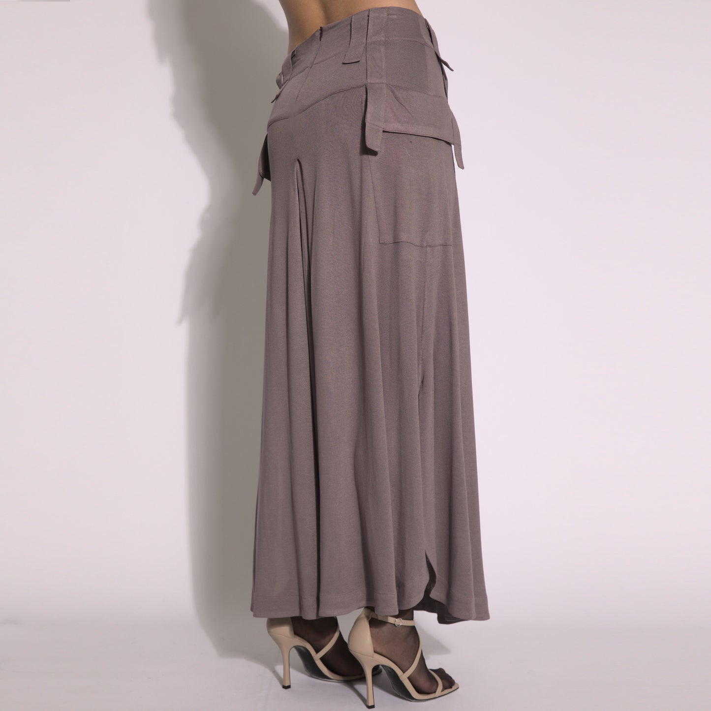 Luna - maxi skirt with side slits and cargo pockets