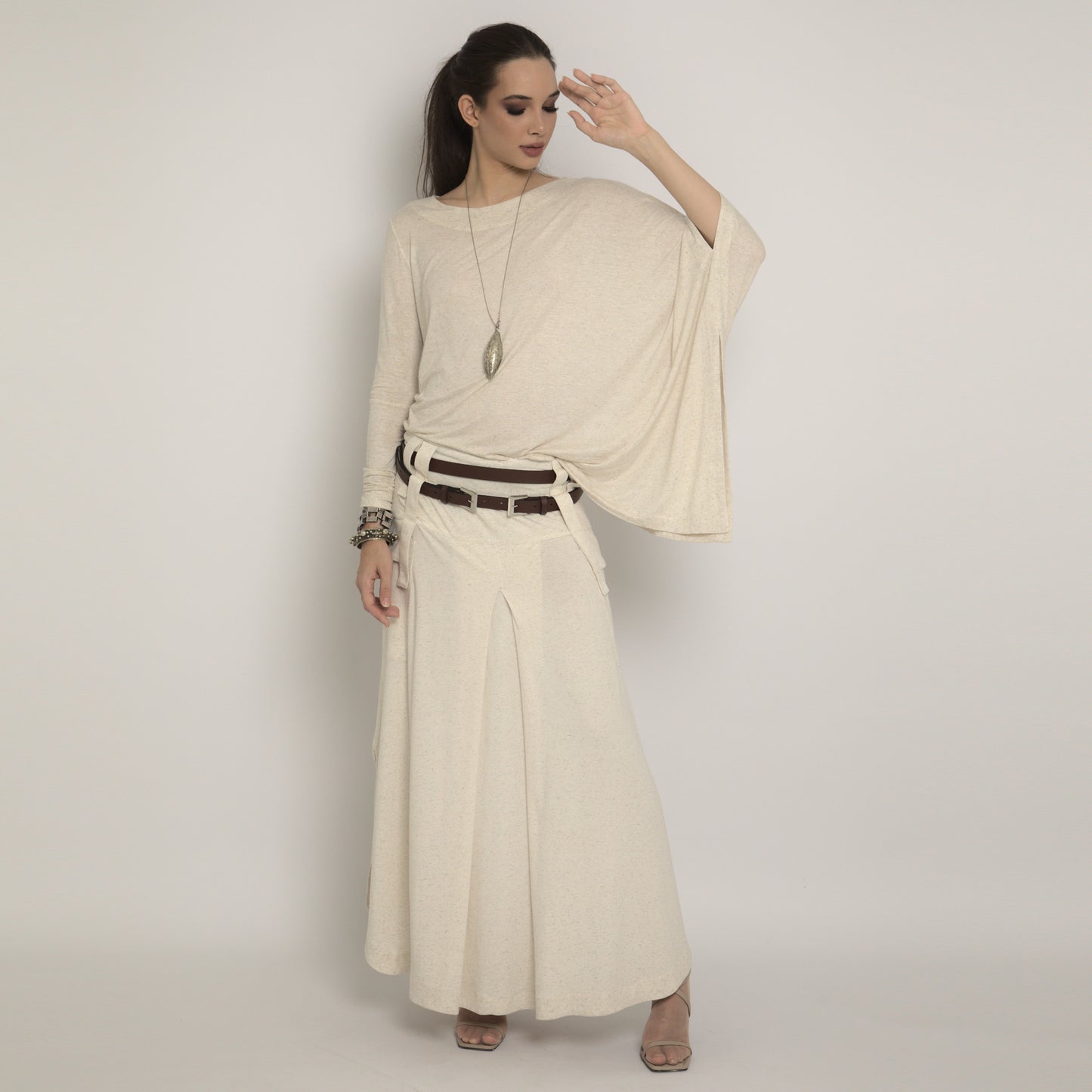 Luna - maxi skirt with side slits and cargo pockets