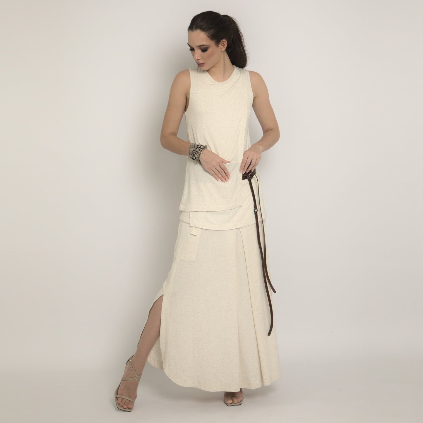 Luna - maxi skirt with side slits and cargo pockets